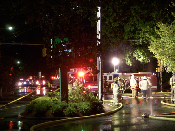 http://www.garrettharding.com/photos/Nikon Results May 2007/3 West Concord Fire - Looking towards RT 2 small.jpg